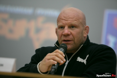 Легендарный боец ММА Джефф Монсон поборолся с медведями в окрестностях Екатеринбурга