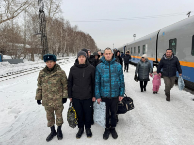 Воинская часть Усть-Каменогорска приняла более 60 молодых новобранцев