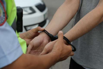 Отца и сына осудили за хранение и сбыт наркотиков в Жамбылской области