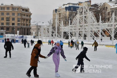 Каток в парке «Чёрное озеро» переходит на весеннее расписание