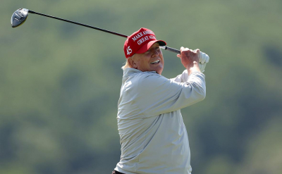 Semafor узнало, что Трампу лучше звонить поздно вечером и после гольфа