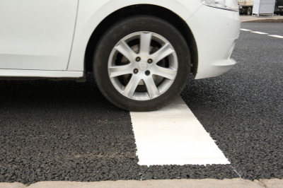 Водителей освободили от оплаты за участки дорог с дефектами в РК