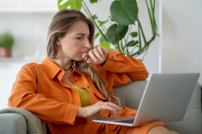 Адвокат объяснила, могут ли сотрудника обязать приходить на работу раньше