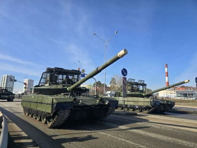 По Екатеринбургу прошла колонна военной техники