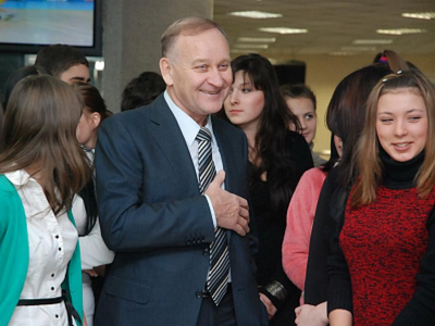 Суд конфисковал имущество экс-ректора ВГУЭС Геннадия Лазарева