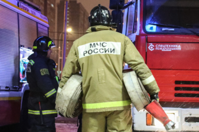 В Подольске спасатели тушат пожар в больнице