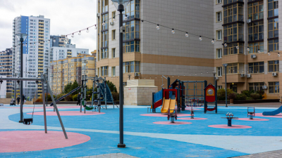 Тяжелая, в реанимации: в Челнах малышка едва не погибла, играя на детской площадке 03/03/2026 &ndash; Новости