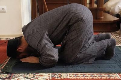 Имам из Казани объяснил, можно ли совершать таравих-намаз меньше 20 ракаатов