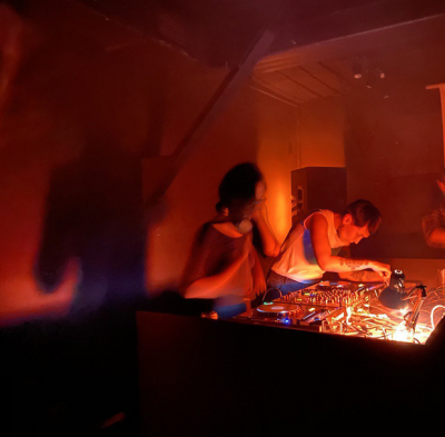 «Выход», ярмарки и джаз: Как провести выходные в Алматы и столице