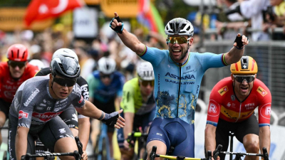 Казахстанский велогонщик выиграл этап «Тур де Франс»