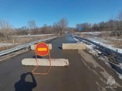 В Азнакаевском районе из-за половодья подтопило мост между Татарстаном и Башкортостаном