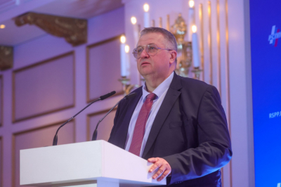 Оверчук поблагодарил Баку за поддержку в эвакуации граждан России из Ирана