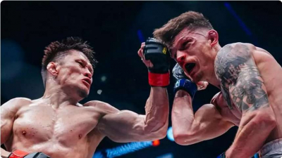 Бой Жалгаса Жумагулова за чемпионский пояс завершился досрочно