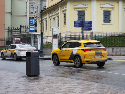 Непогода без наценок: в России предложили контролировать тарифы такси