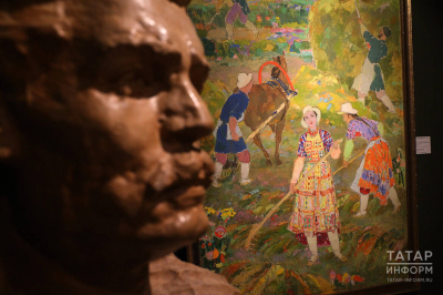 Скрипка, голос и путь Урманче: в Казани открылась выставка &laquo;Воспоминания, вышитые цветом&raquo;
