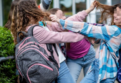 Студентки устроили драку в парке Атырау