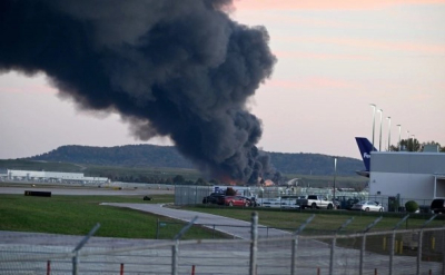 Грузовой самолет потерпел крушение в США (ВИДЕО)