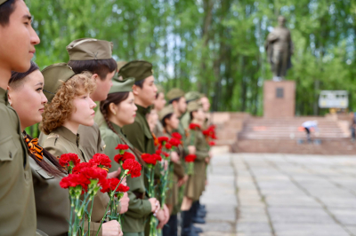 В Чуйской области прошел патриотический субботник у памятника Панфилову