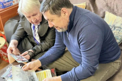 В Казани представители &laquo;ЕР&raquo; поздравили с наступающим 8 Марта старейшего члена партии