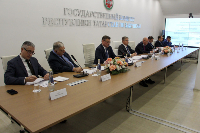 За год в Татарстане заключили почти 400 контрактов по нацпроектам на сумму 26 млрд рублей