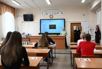 На подготовку к ЕГЭ родители старшеклассников Казани тратят 6 тысяч в неделю