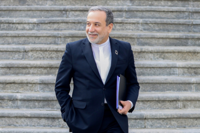 Глава МИД Ирана повторно прибыл в Исламабад после поездки в Оман