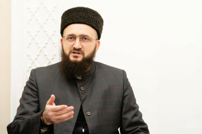 Муфтий РТ объяснил, почему мусульманам желательно давать садака в пятницу