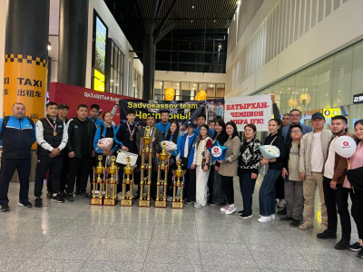 Призеров ЧМ по киокушинкай-кан каратэ чествовали в аэропорту Астаны