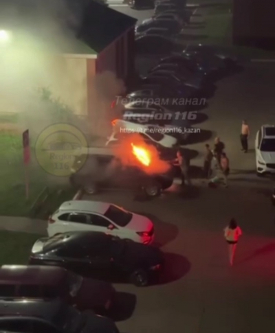 В Елабуге разыскивают мужчину, поджегшего автомобиль