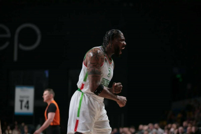 УНИКС разгромил МБА-МАИ во втором матче 1/4 финала